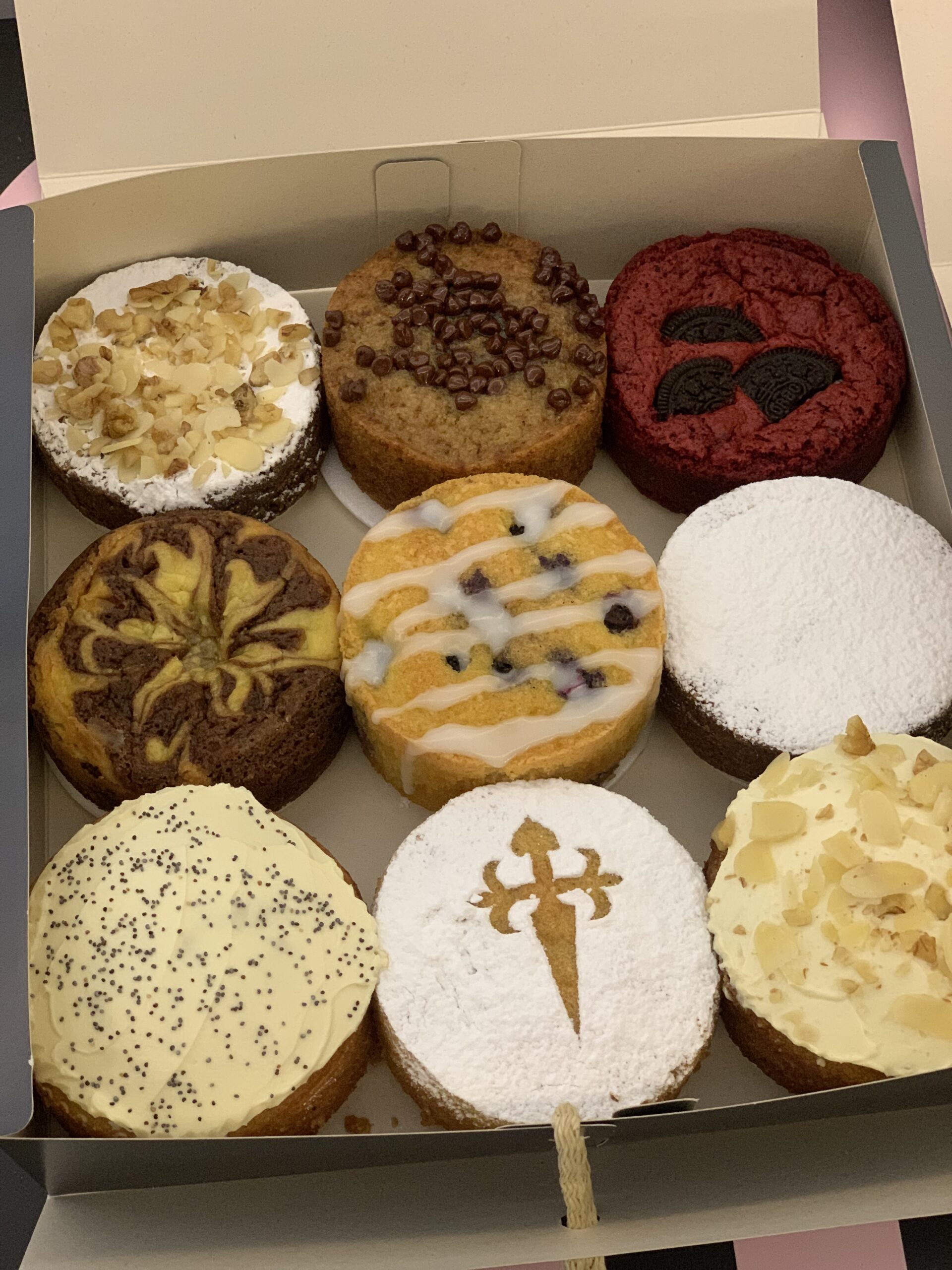 Caja especial de 9 tortas minis surtidas